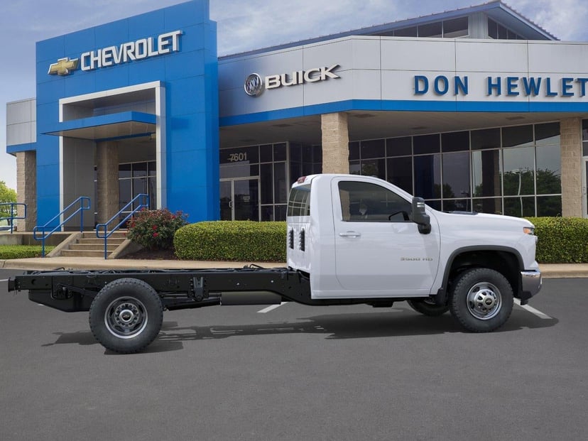 2026 Chevrolet Silverado 3500 HD - Image 2