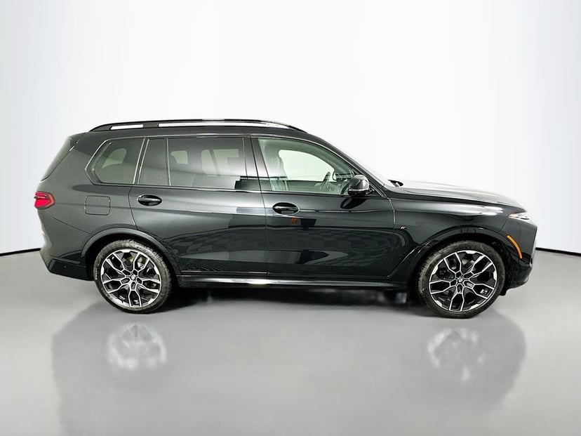 2027 BMW X7 - Image 3