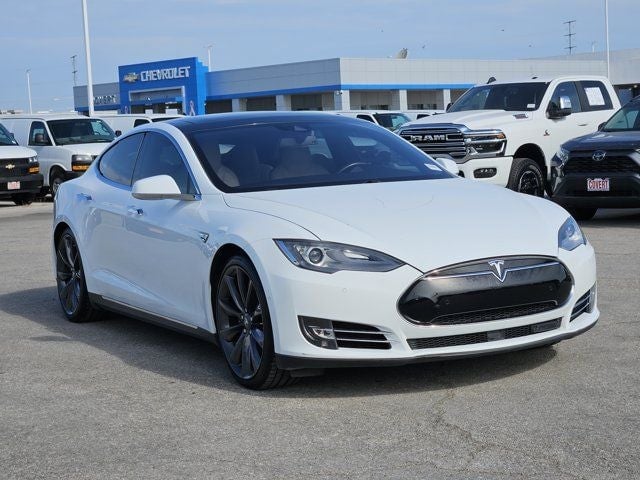2015 Tesla Model S - Image 2
