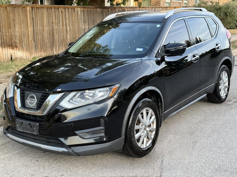 2017 Nissan Rogue - Image 1