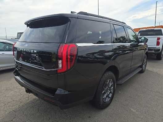 2025 Ford Expedition - Image 3