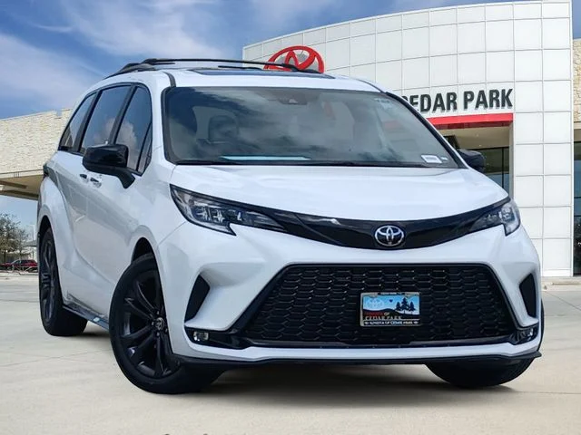 2026 Toyota Sienna - Image 1