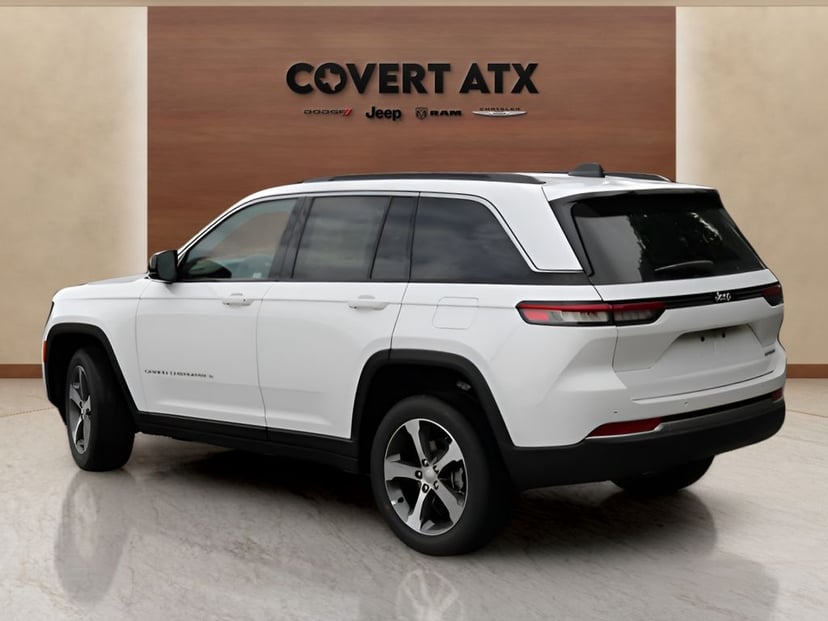 2026 Jeep Grand Cherokee - Image 2