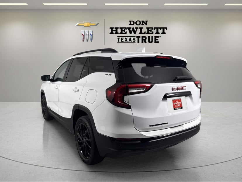 2024 GMC Terrain - Image 2