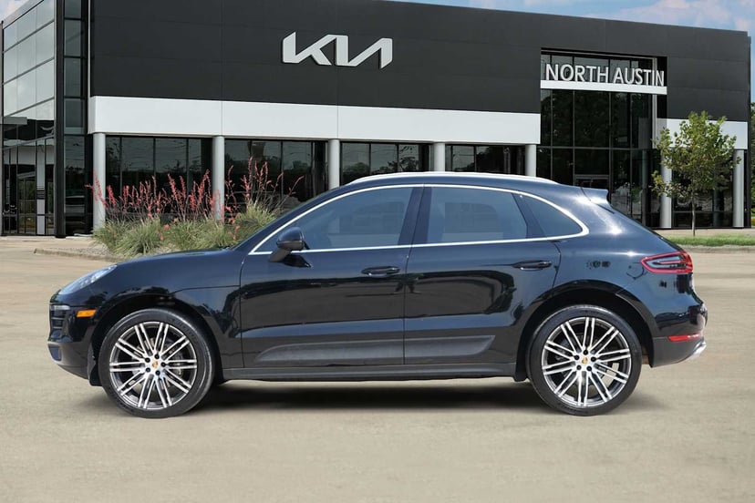 2017 Porsche Macan - Image 2