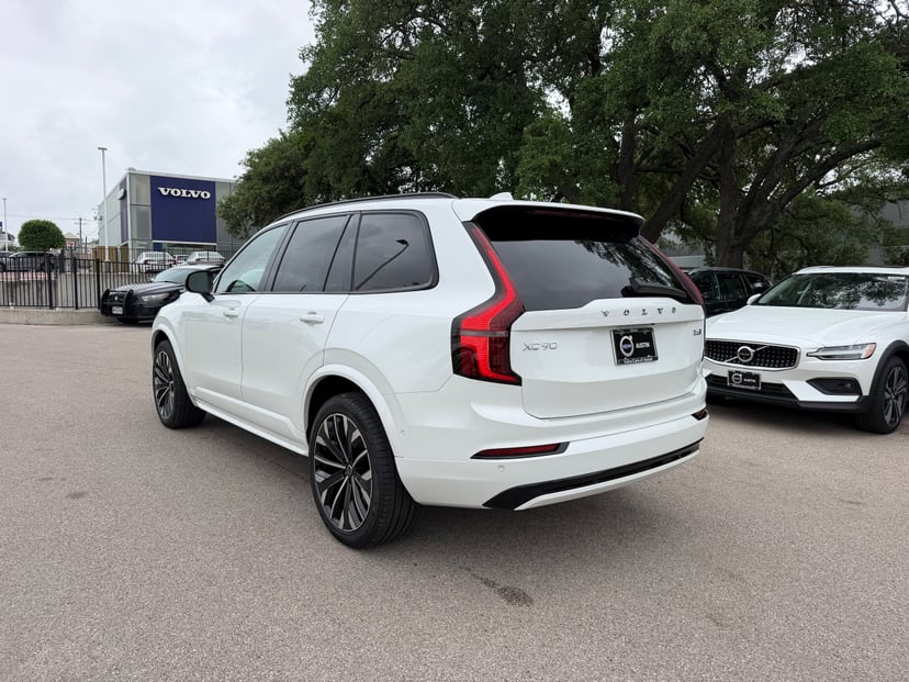 2026 Volvo XC90 - Image 2