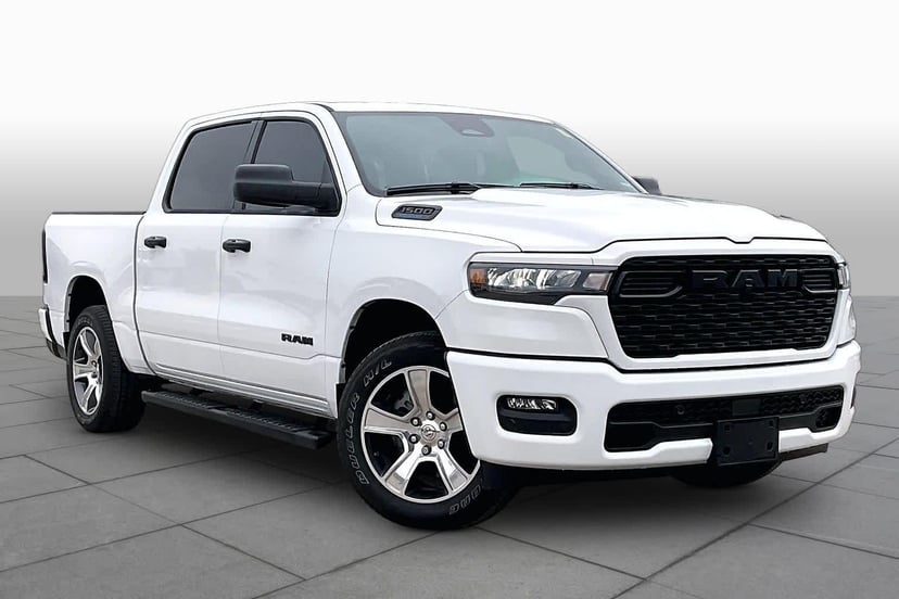 2025 Ram 1500 - Image 2