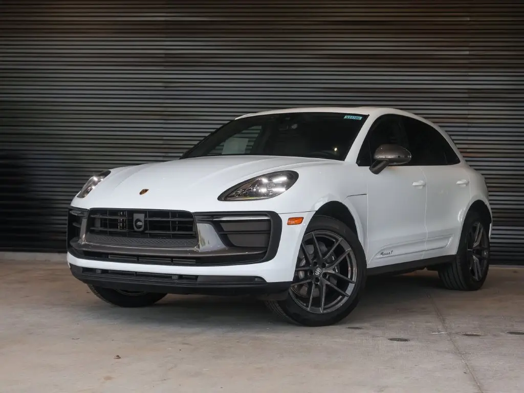 2026 Porsche Macan - Image 1