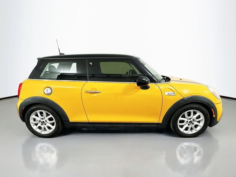 2015 MINI Cooper S Base 2D Hatchback Orange - Image 3