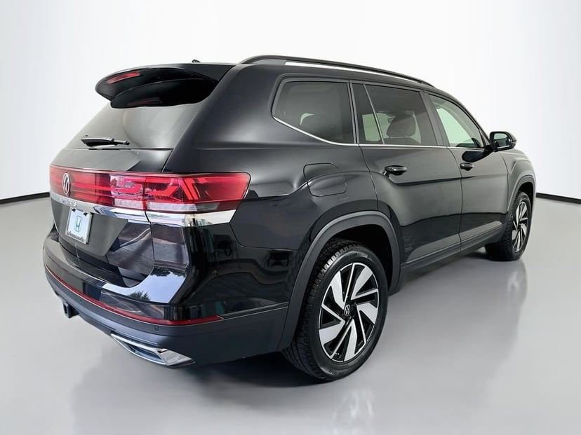 2025 Volkswagen Atlas - Image 3