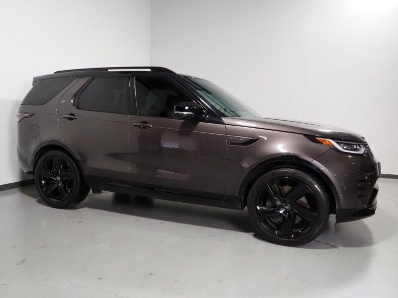 2024 Land Rover Discovery - Image 1