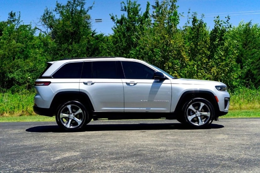 2026 Jeep Grand Cherokee - Image 3