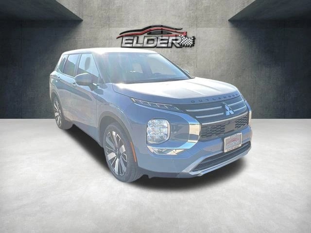 2026 Mitsubishi Outlander - Image 1