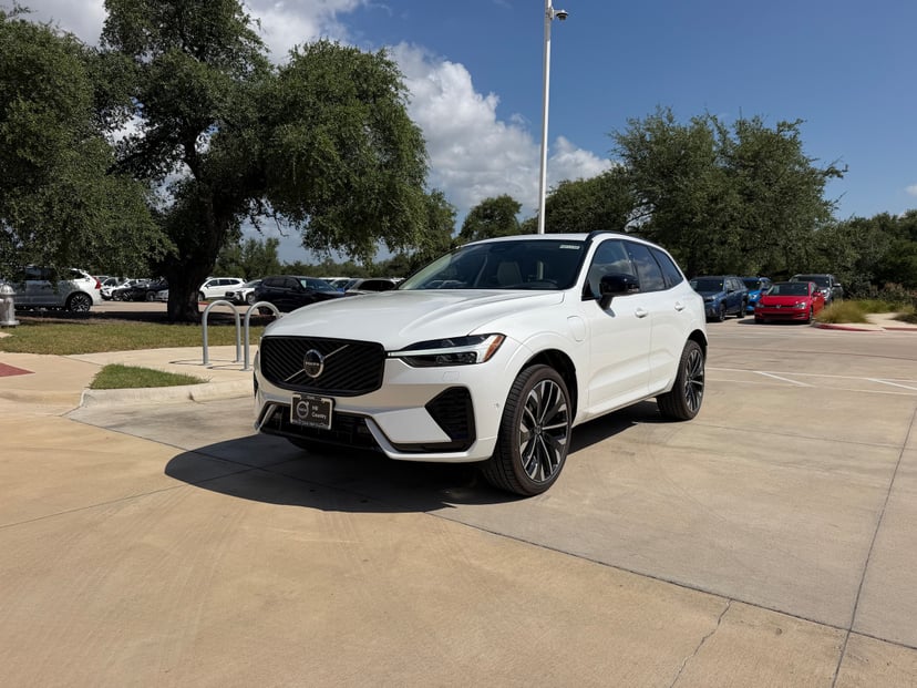 2026 Volvo XC60 - Image 1