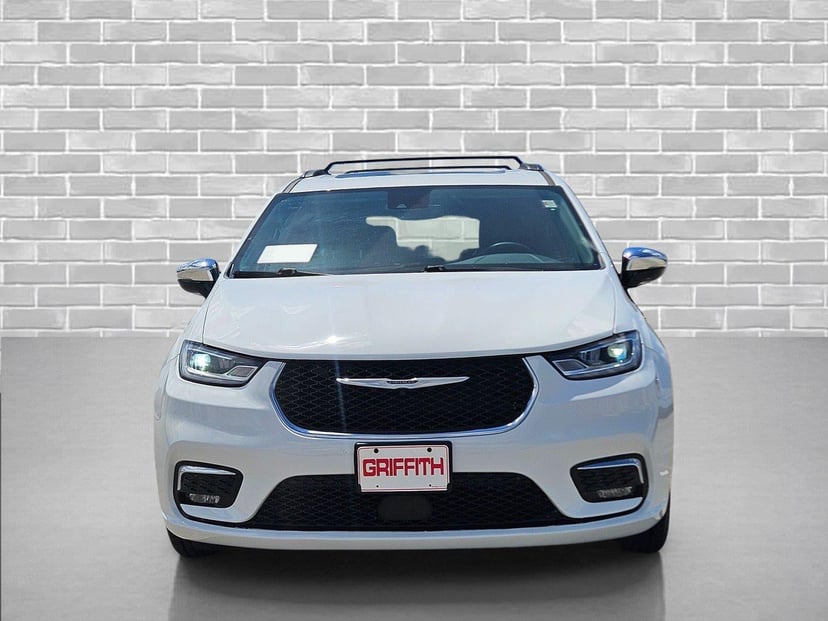 2023 Chrysler Pacifica - Image 1