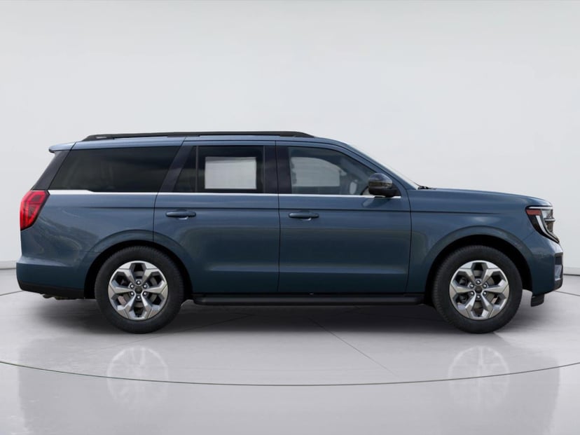 2027 Ford Expedition - Image 3