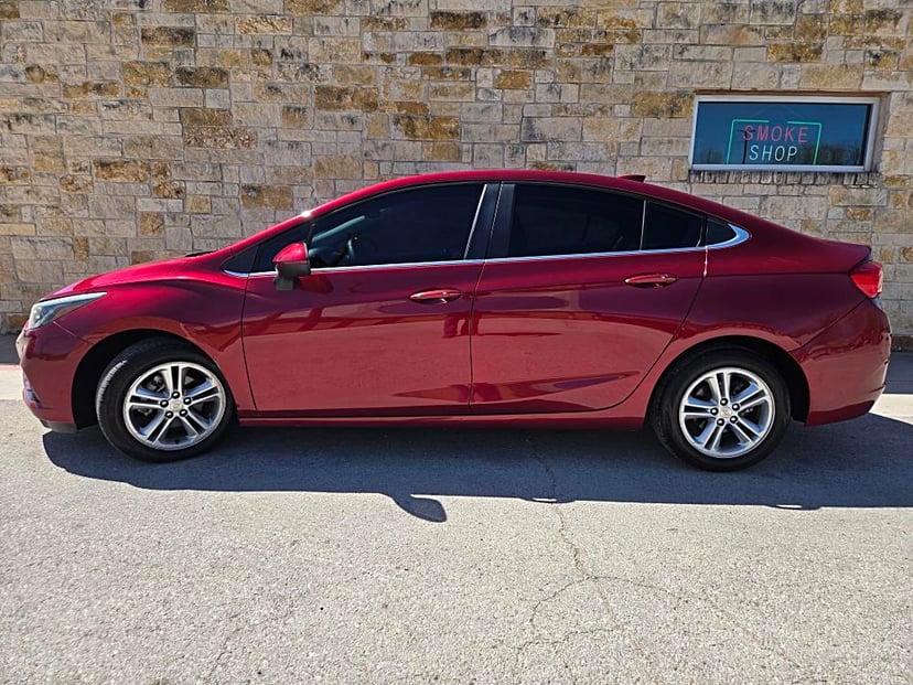 2017 Chevrolet Cruze - Image 2