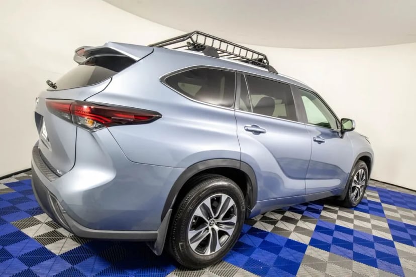 2024 Toyota Highlander - Image 3