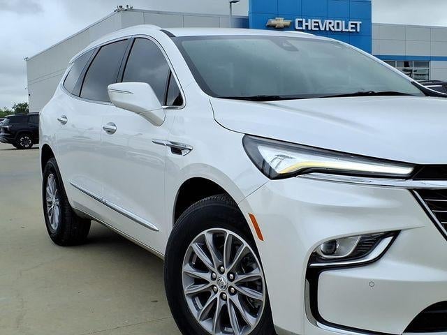 2023 Buick Enclave - Image 2