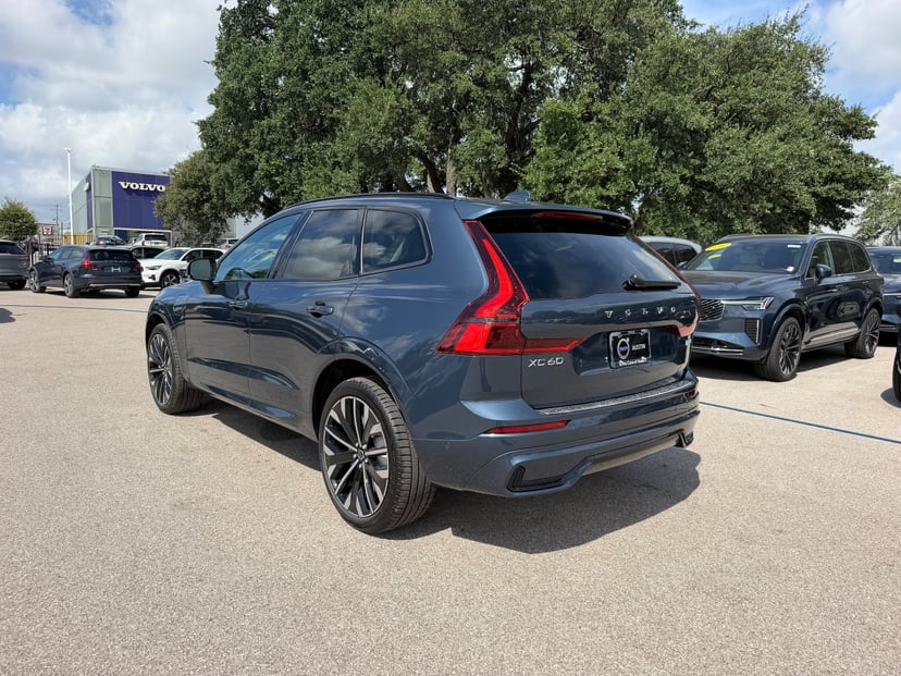 2026 Volvo XC60 - Image 1