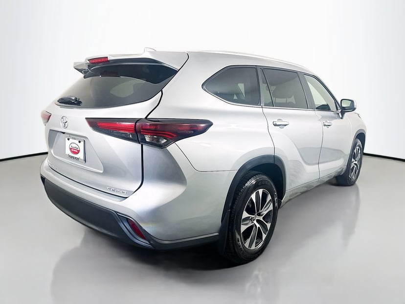2024 Toyota Highlander - Image 3