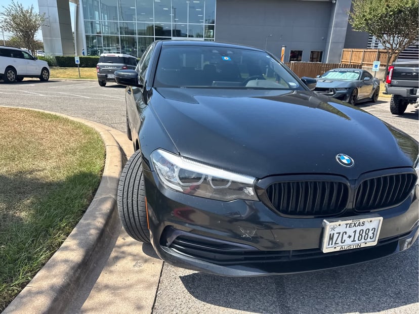 2019 BMW 530i - Image 2