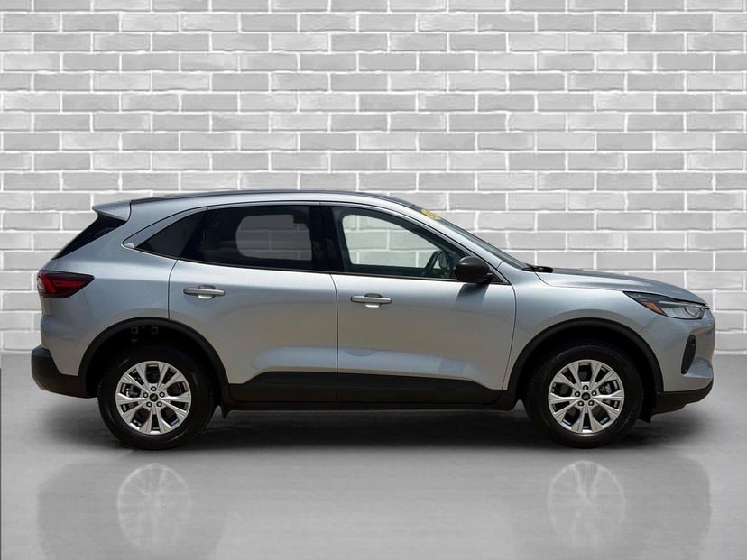 2024 Ford Escape - Image 3