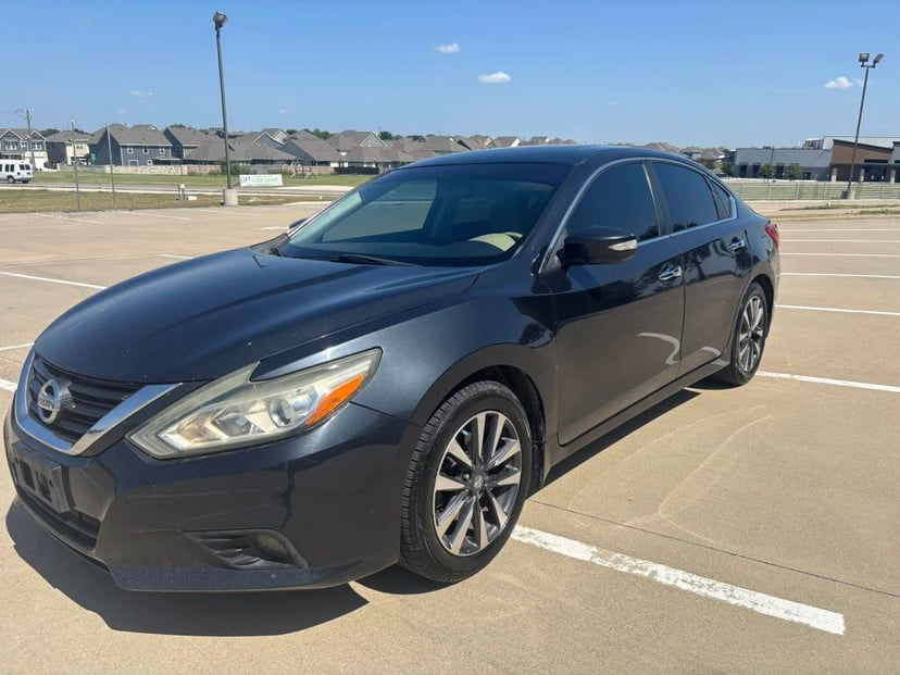 2016 Nissan Altima - Image 1