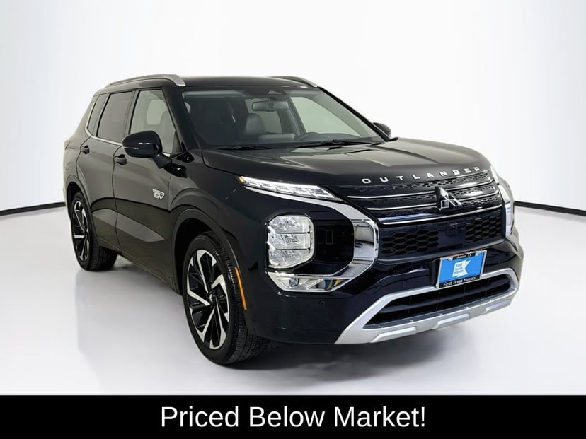 2025 Mitsubishi Outlander - Image 1