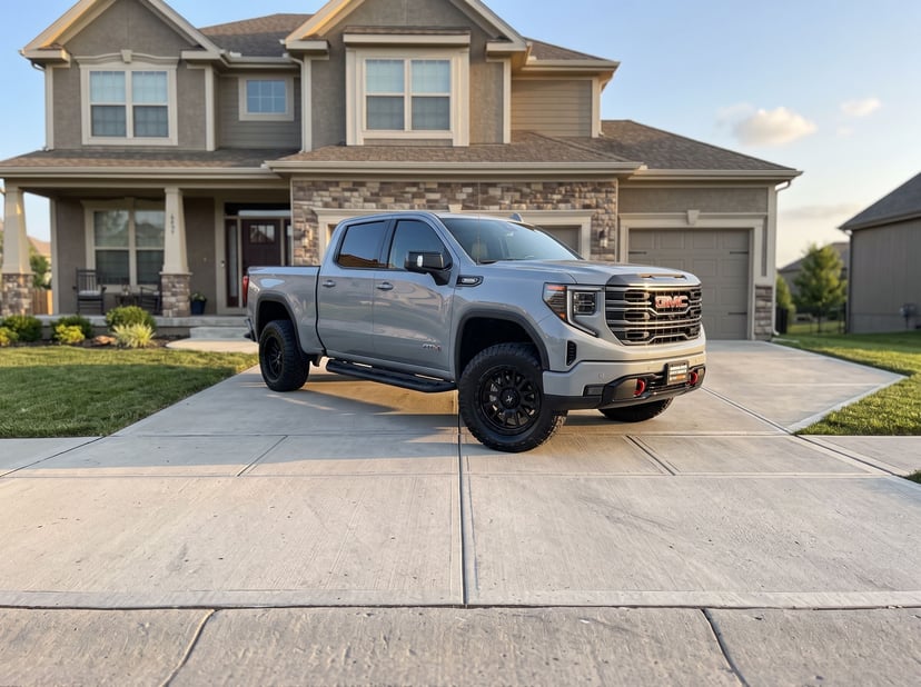 2025 GMC Sierra 1500 - Image 1