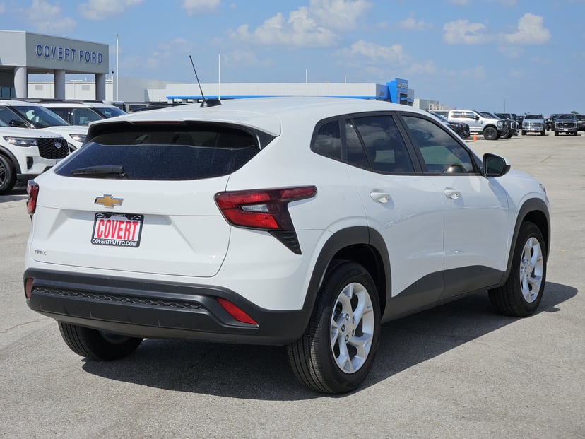 2026 Chevrolet Trax - Image 2