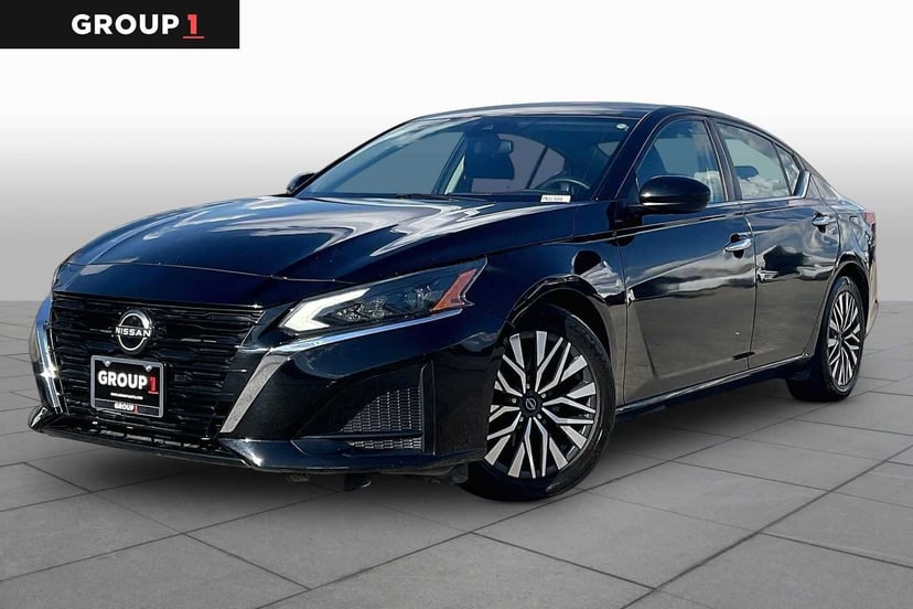 2023 Nissan Altima - Image 1