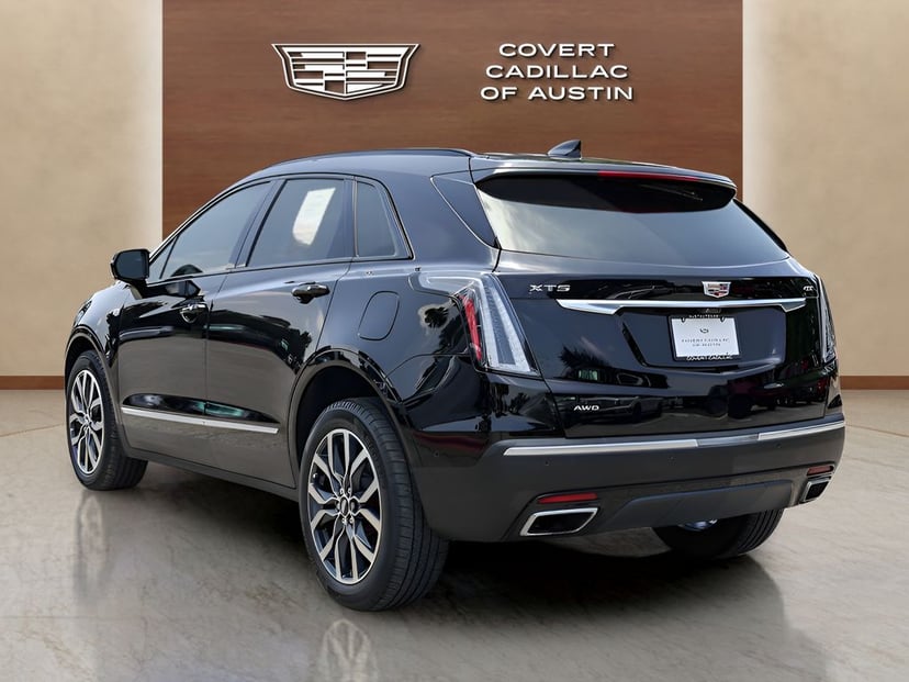 2023 Cadillac XT5 - Image 2