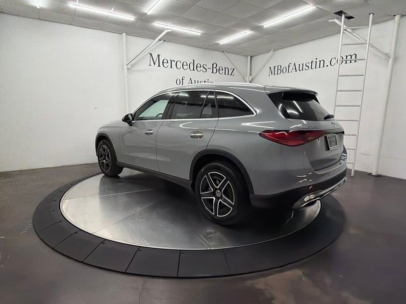2027 Mercedes-Benz GLC - Image 2