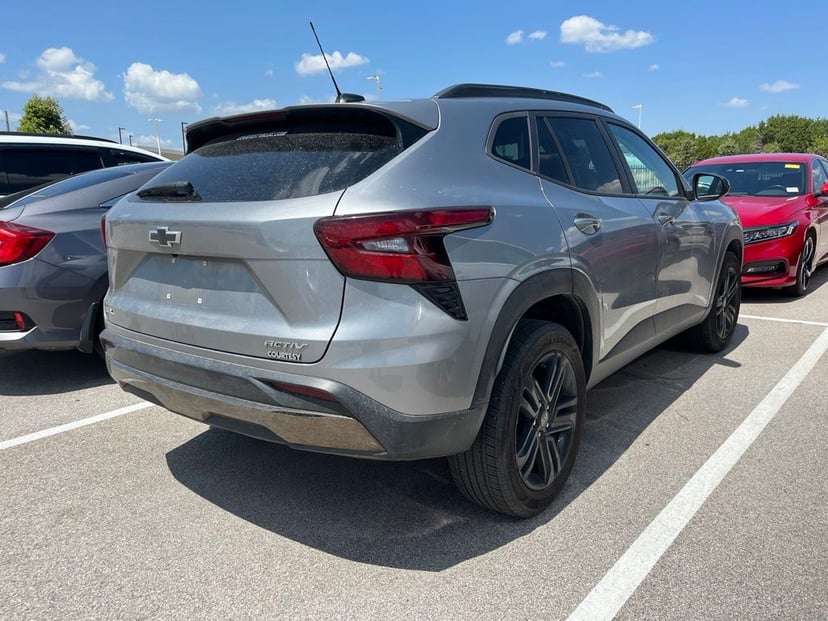 2025 Chevrolet Trax - Image 3