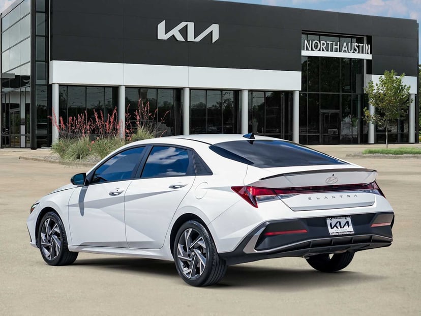 2025 Hyundai Elantra - Image 3