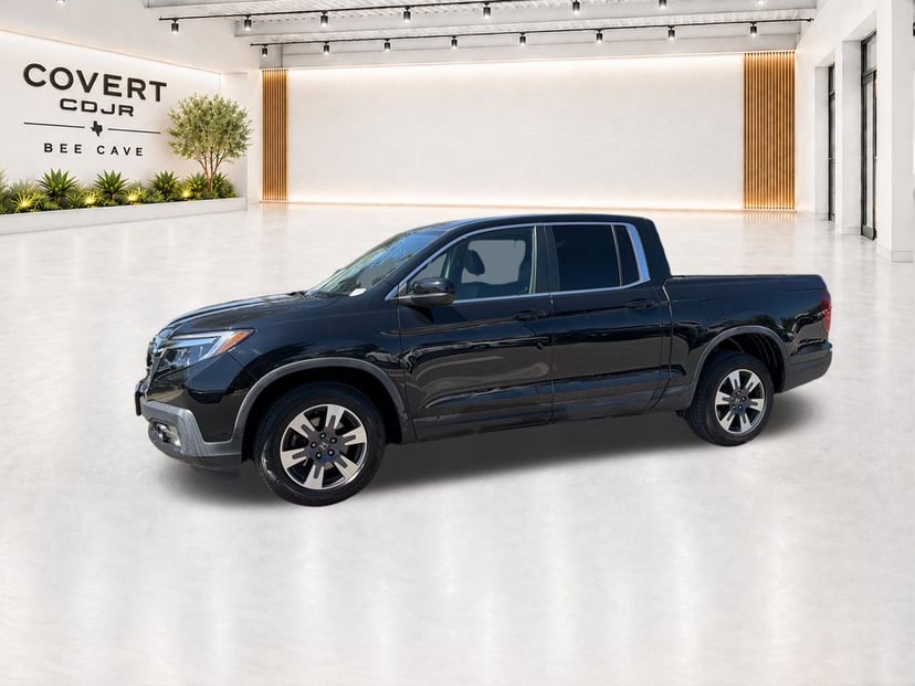 2017 Honda Ridgeline - Image 3
