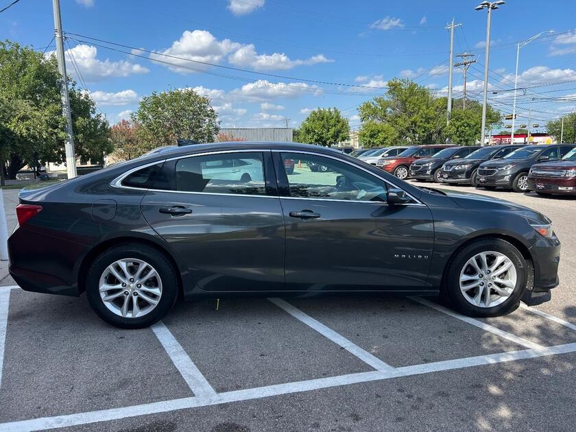 2018 Chevrolet Malibu - Image 2