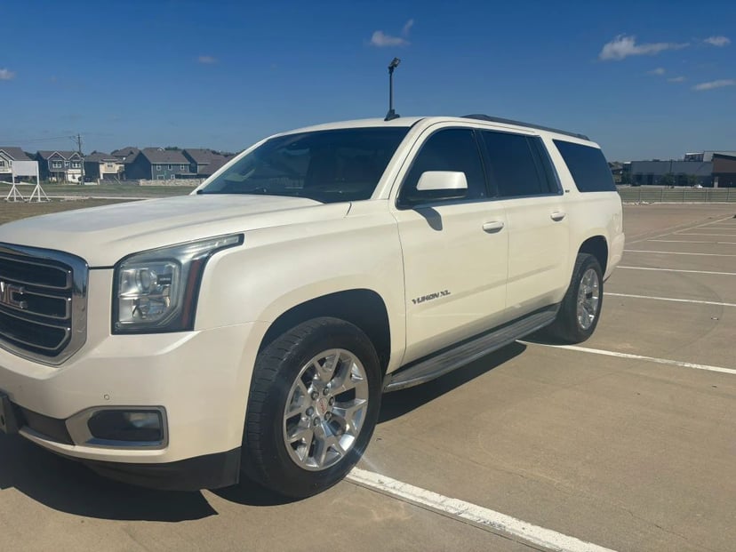 2015 GMC Yukon XL - Image 1