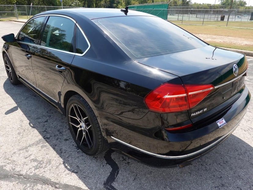 2016 Volkswagen Passat - Image 3
