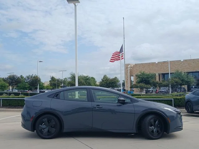 2026 Toyota Prius Prime - Image 2
