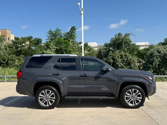 2025 Toyota 4runner - Image 3