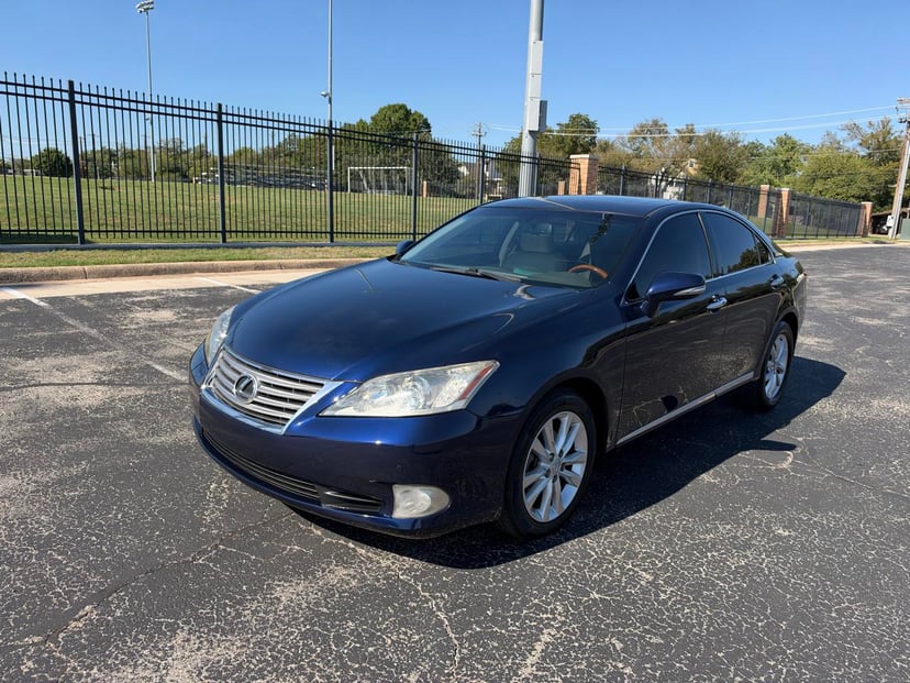 2011 Lexus ES - Image 1