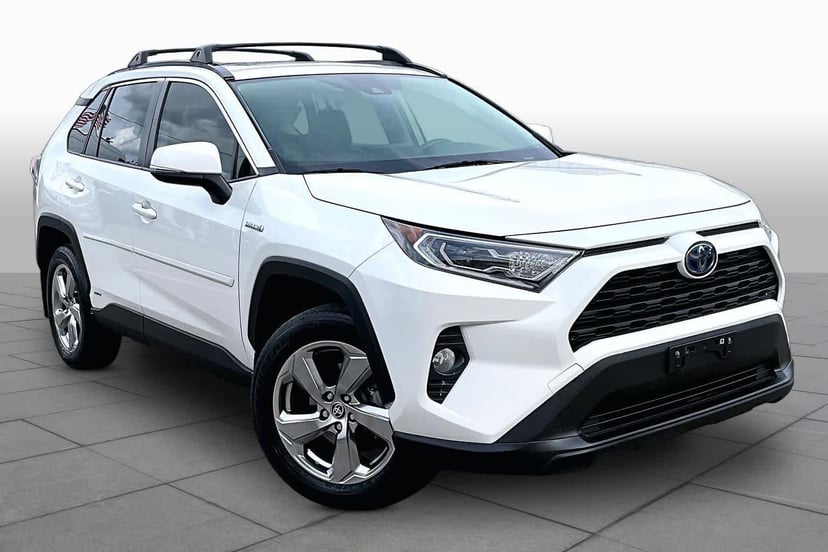 2021 Toyota RAV4 - Image 3