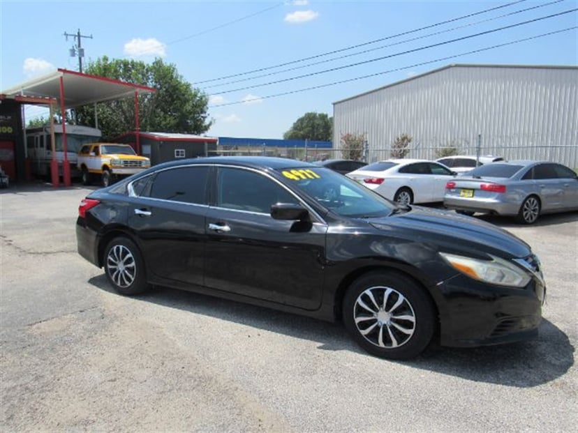 2016 Nissan Altima - Image 1