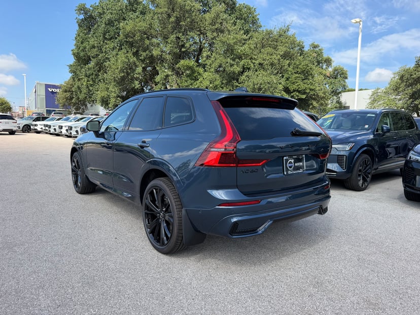 2026 Volvo XC60 - Image 3