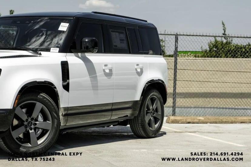 2026 Land Rover Range Rover - Image 2