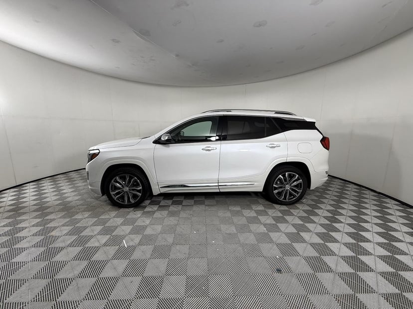 2020 GMC Terrain - Image 2