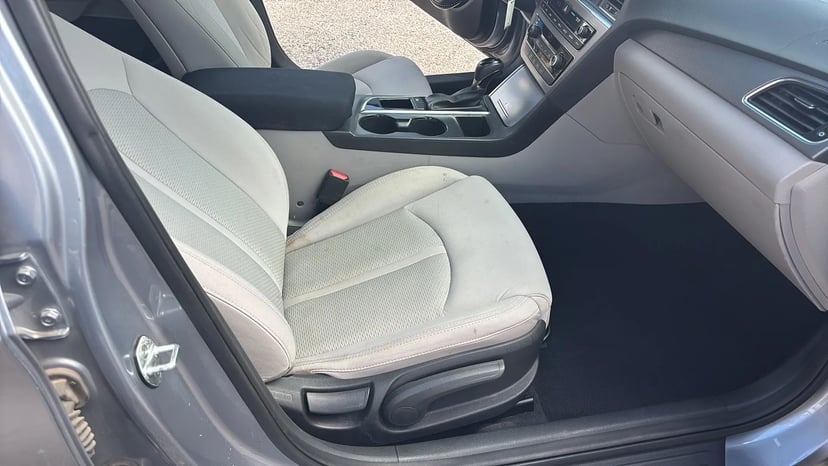 2016 Hyundai Sonata - Image 3