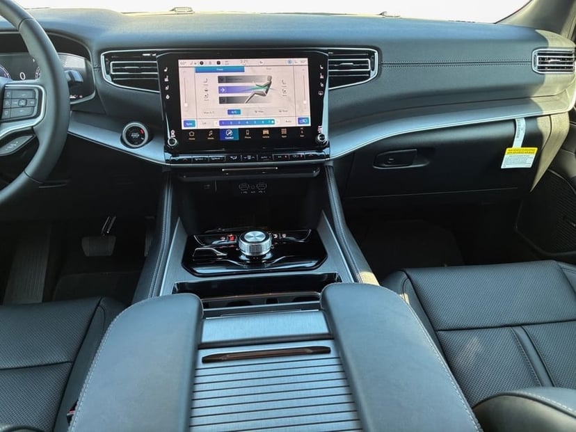 2026 Jeep Grand Wagoneer - Image 3